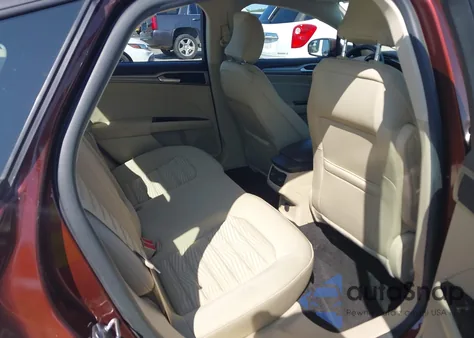 2016 Ford Fusion Se z USA, uszkodzony, nr VIN 3FA6P0H78GR104565